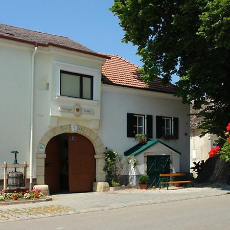 Winzerzimmer - Weingut Tinhof Айзенштадт Екстер'єр фото