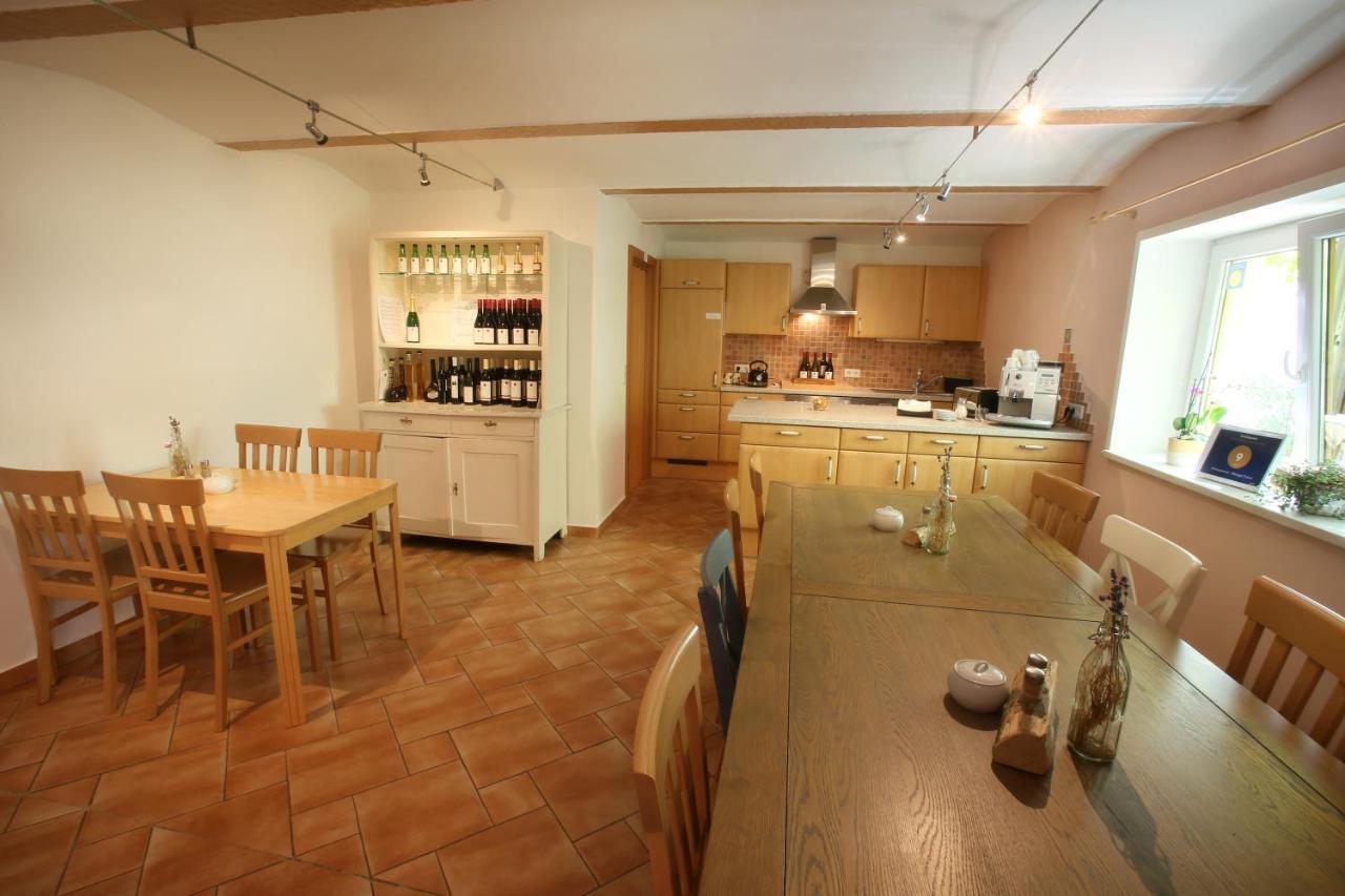 Winzerzimmer - Weingut Tinhof Айзенштадт Екстер'єр фото